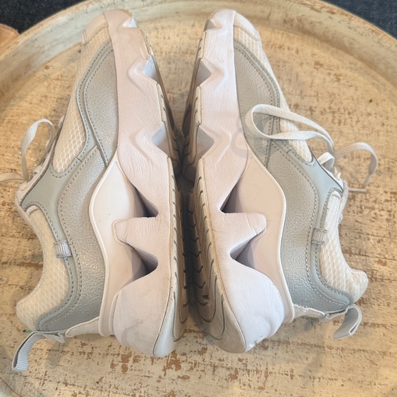 Nike Ryz 365 2 size 7.5 - Picture 5 of 8